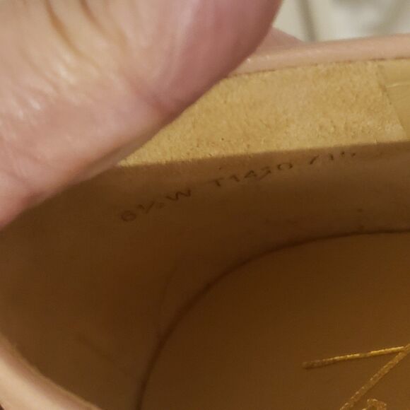 TROTTERS Signature cap toe beige ballet flat 
-beige patent cap toe
Size 6.5 W - Picture 6 of 8